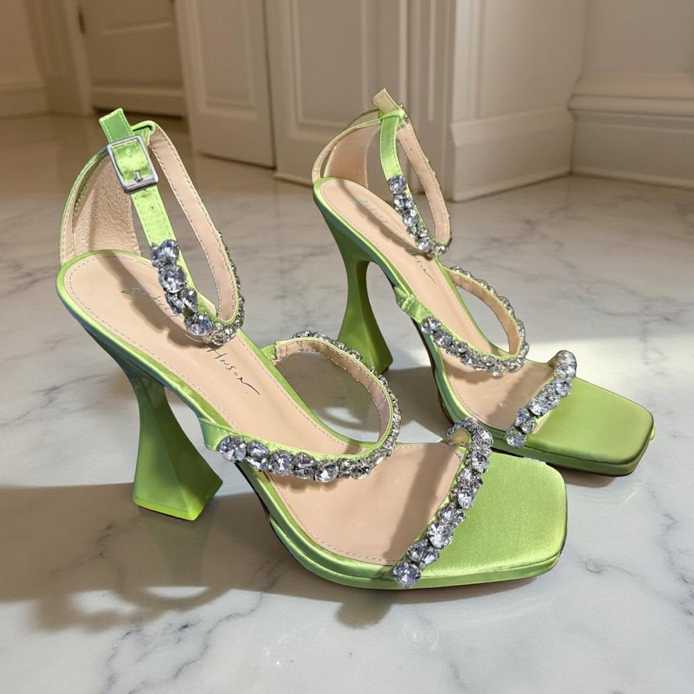 Betsey Johnson NWT Sz 8.5 Green Satin Heels with Crystal Embellishments (SH133)